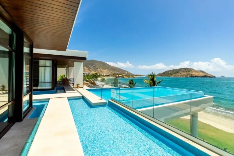 Fraction in five star hotel under management of Hyatt Group