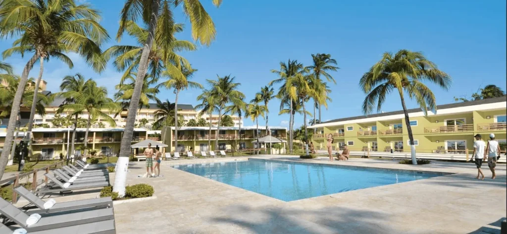 Share in a villa and apartments in a luxury hotel complex