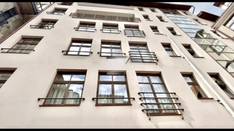 Classical apartments, historic center, Riga