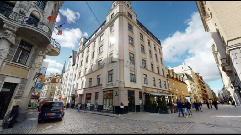 Elegant Apartments in classical style, historical center, Riga