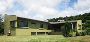 Private House with an additional plot on the first coastline