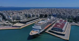 Apartments not far from the port in the south of Athens