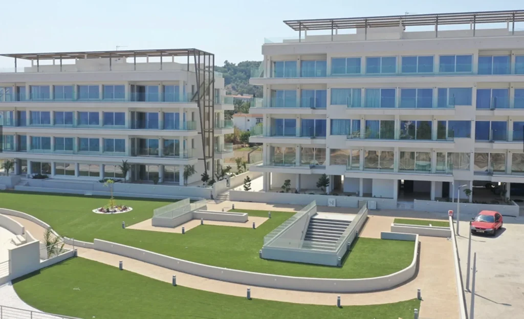 Luxurious apartments on the first coastline