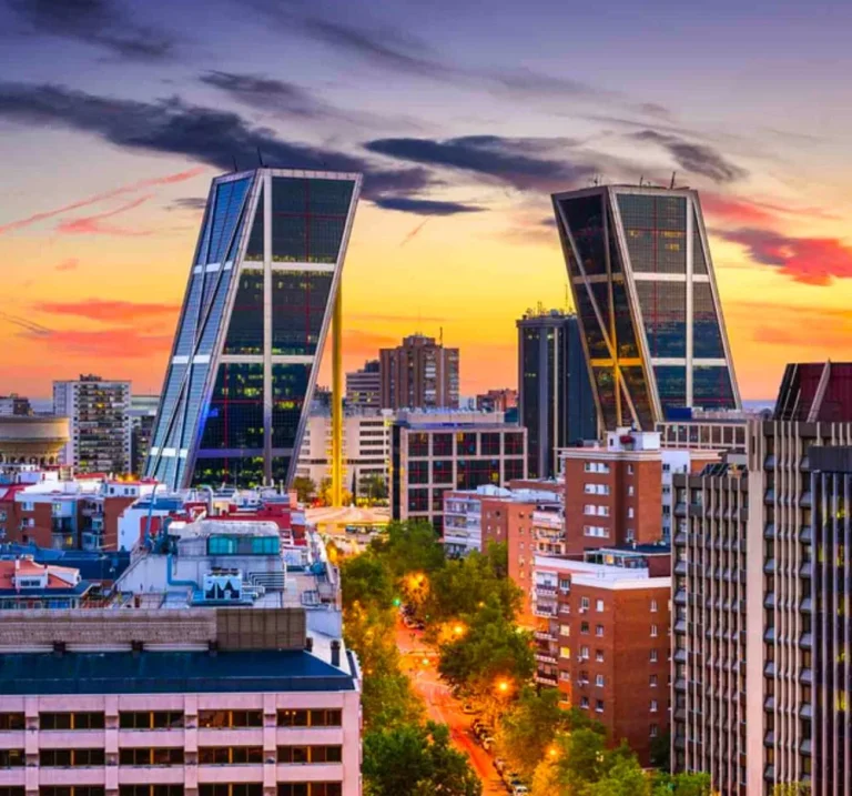 Commercial premises with guaranteed income (restaurant), Chamartin, Madrid
