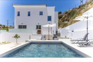 Villas with panoramic seaside and mountain view